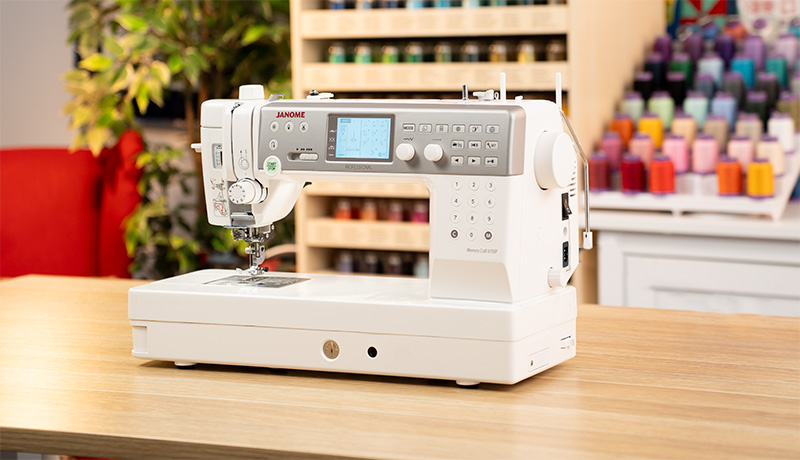 Janome Memory Craft 6700P