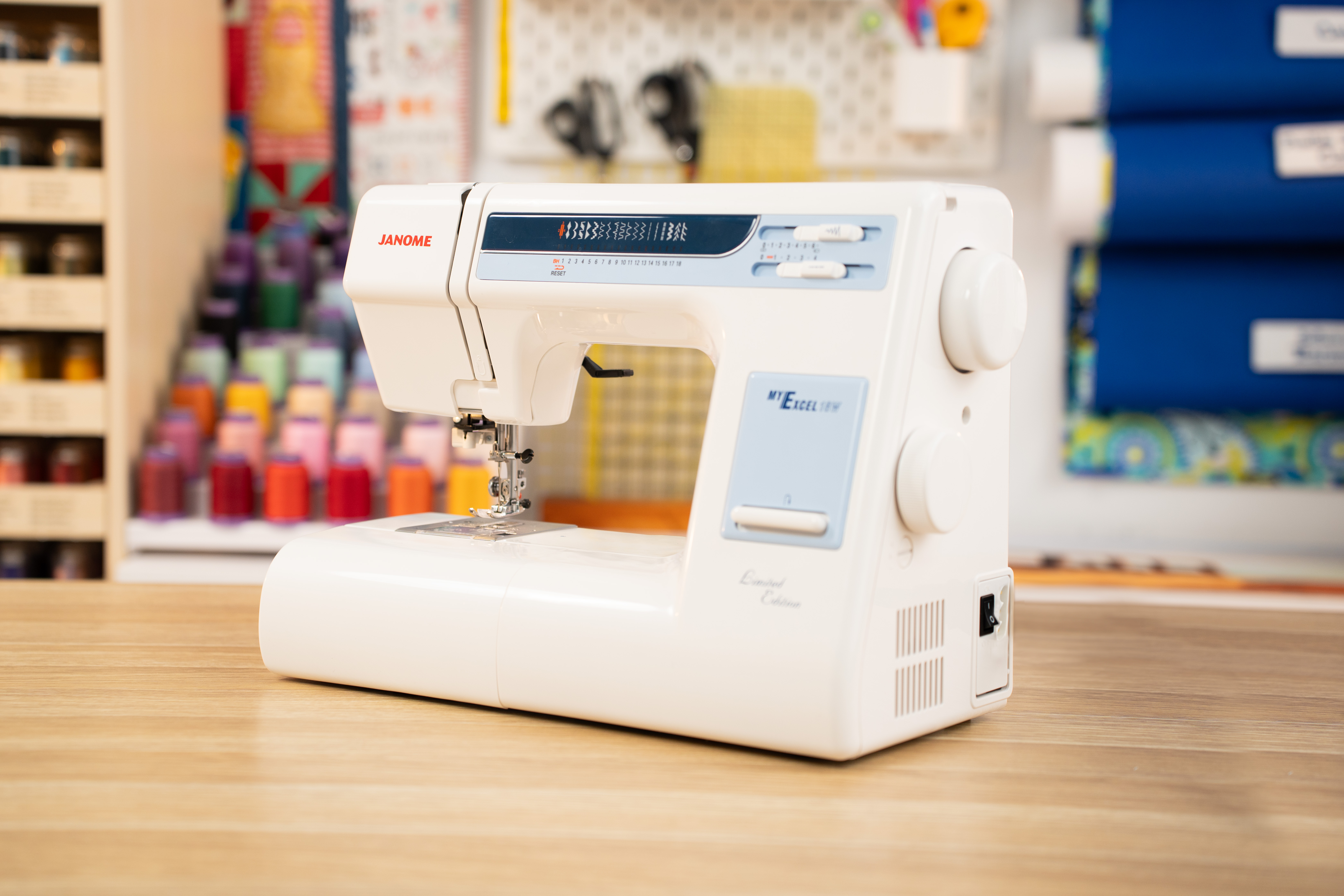 Janome MW3018LE